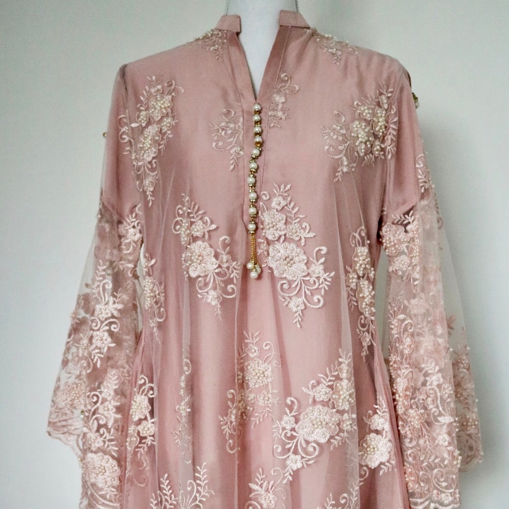 2-piece embroidered pink pakistani suit